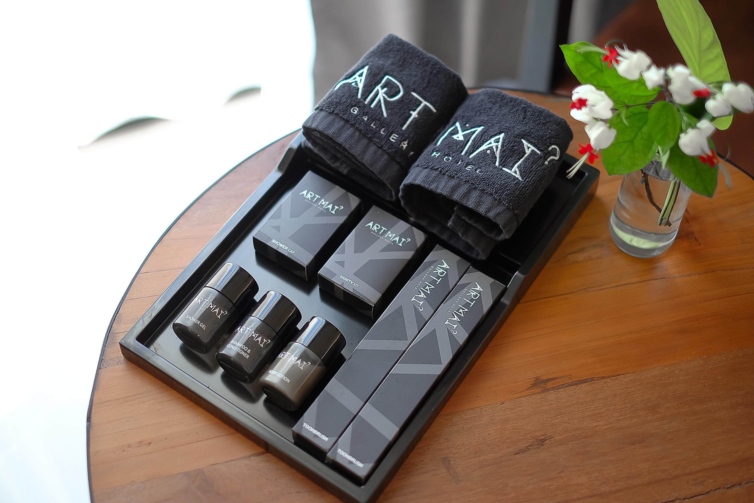 Art Mai Gallery Nimman Hotel Chiang Mai Ngoại thất bức ảnh ART of WAX