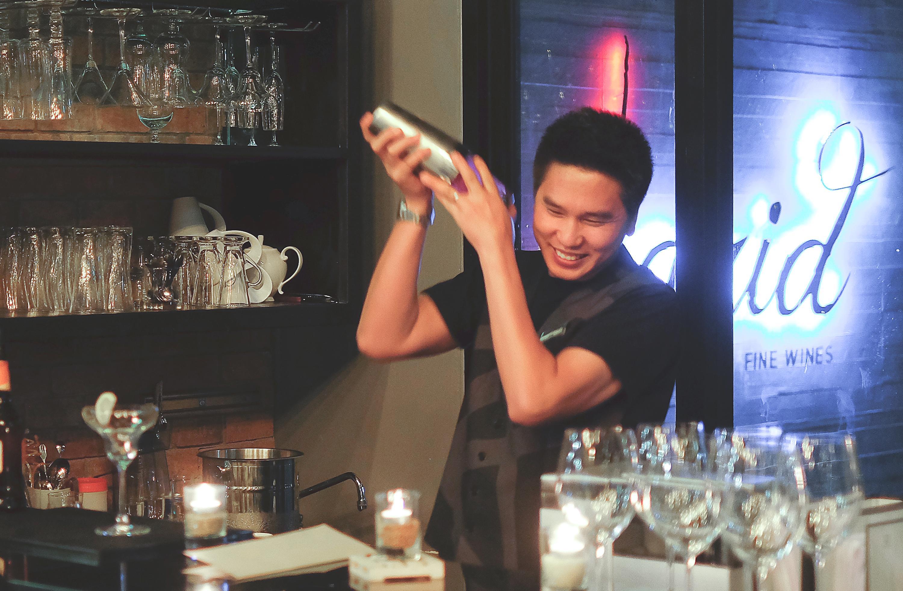 Art Mai Gallery Nimman Hotel Chiang Mai Ngoại thất bức ảnh A bartender shaking a cocktail