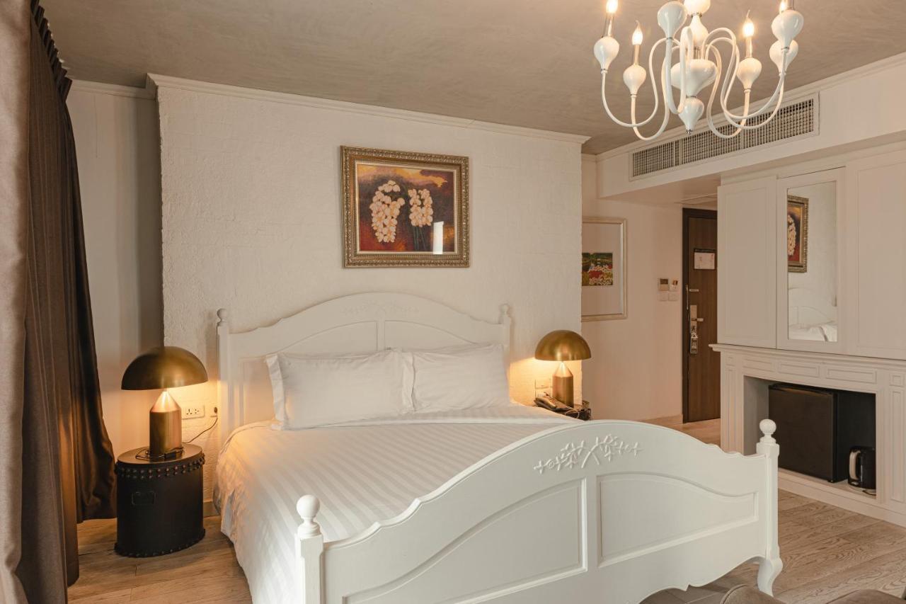 Art Mai Gallery Nimman Hotel Chiang Mai Ngoại thất bức ảnh A bedroom at the hotel