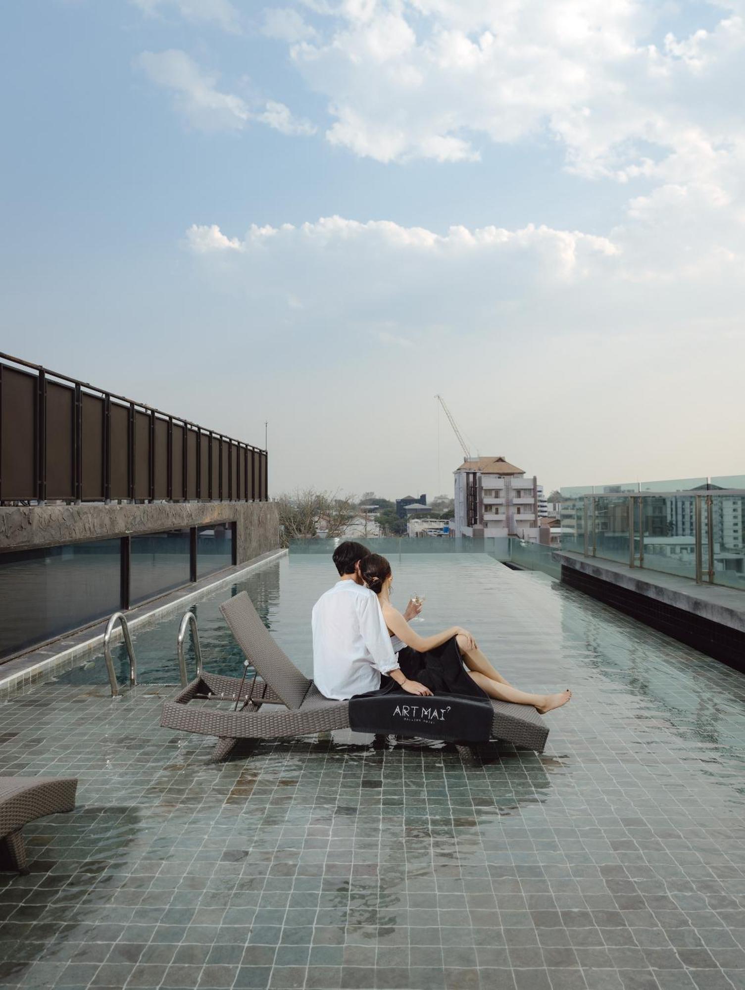 Art Mai Gallery Nimman Hotel Chiang Mai Ngoại thất bức ảnh Rooftop pool at the hotel