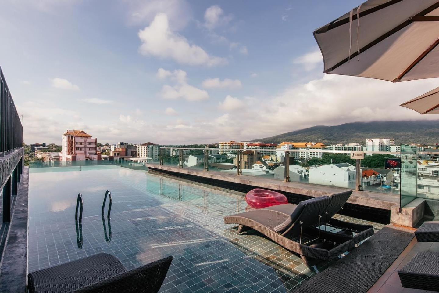 Art Mai Gallery Nimman Hotel Chiang Mai Ngoại thất bức ảnh Rooftop pool at the hotel